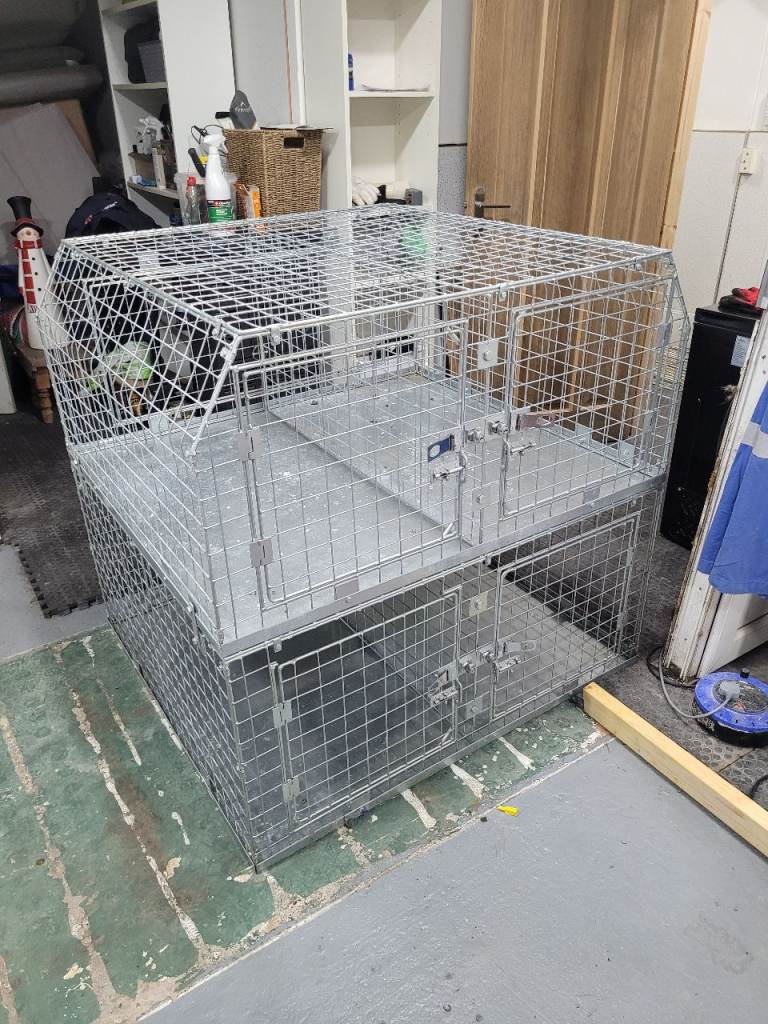 Dog Crate 4 or 2 compartments 