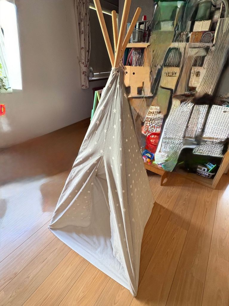 Kid’s teepee tent