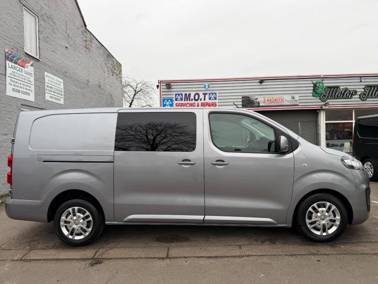 Vauxhall Vivaro 2.0 Turbo D 3100 Sportive 6 Seat LWB Crew Van  DIESEL 2021/71