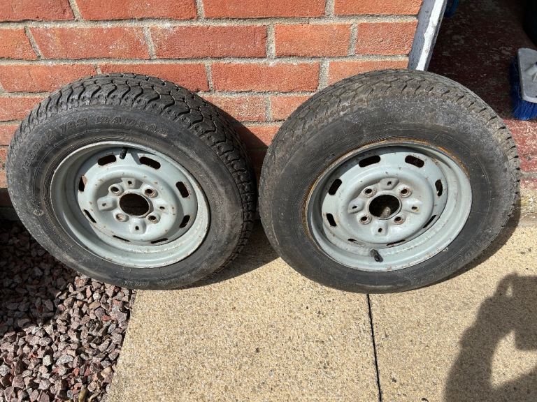 Trailer wheels and tyres