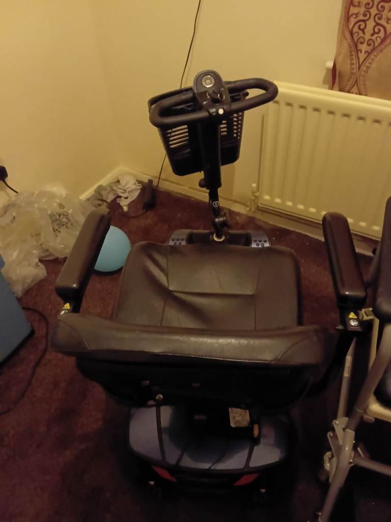 MObilìty scooter brand new battery only used twice 