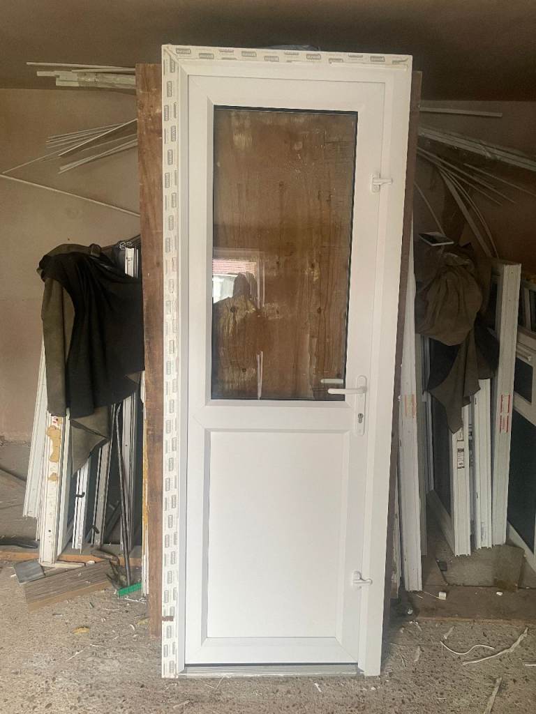 UPVC DOOR 203 x 75 cm - BEAUTIFUL EUROCELL UPVC DOUBLE GLAZED DOOR - ONLY 1 YEAR OLD  (REF: DX202)