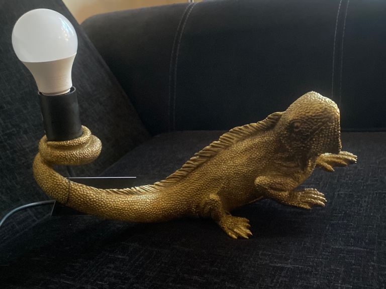 Iguana  gold table lamp