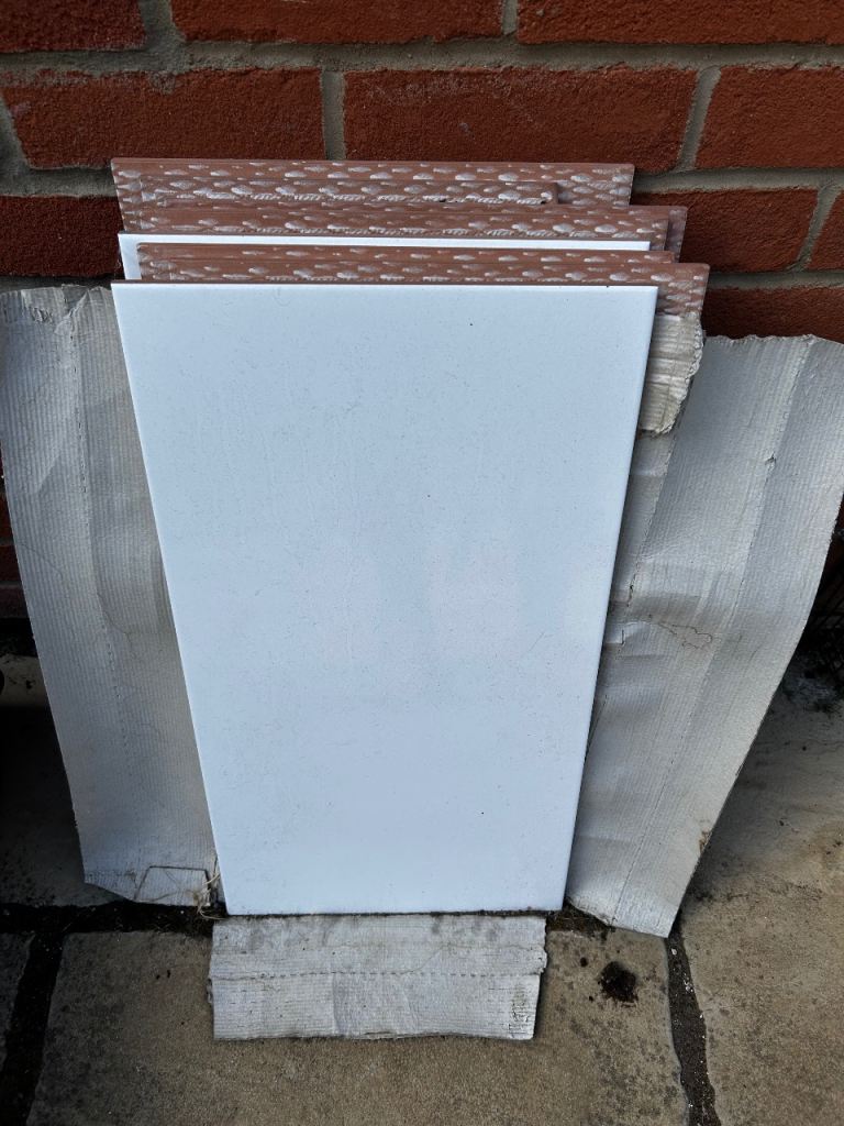 White Ceramic Tiles - 7xtiles - FREE