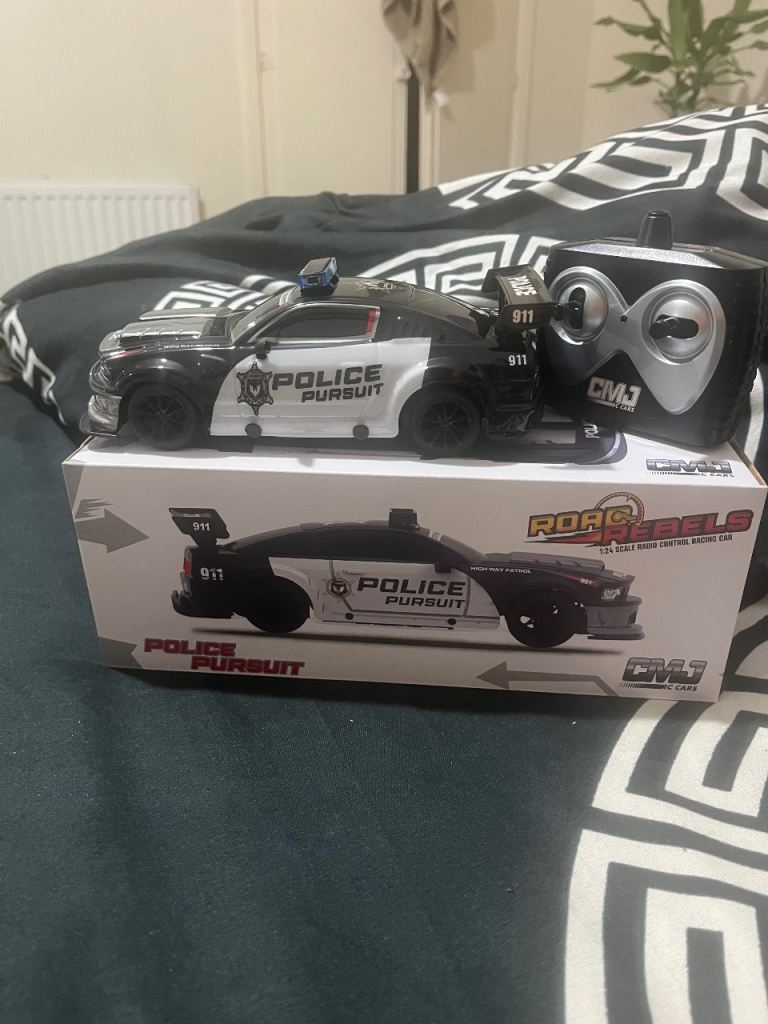 Road Rebels Police Pursuit RC Car New