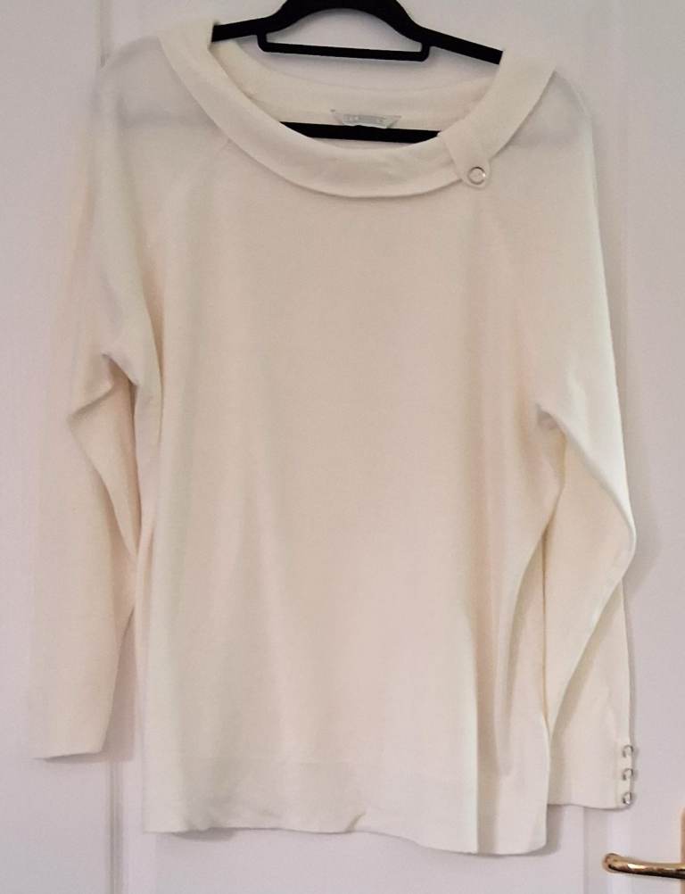  CLASSICS CREAM JUMPER.  SIZE 22