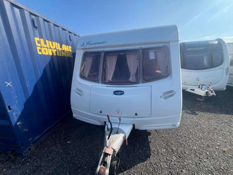 Lunar Freelander 4 berth fixed bed 2005