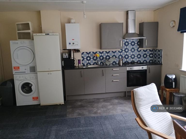 3 bedroom flat in Aykley Vale Chambers, Durham, DH1 (3 bed) (#3033466)