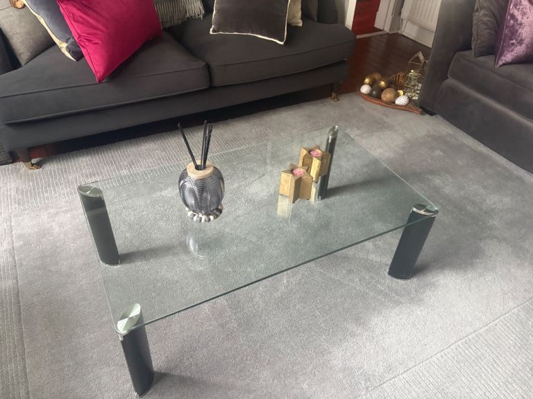 Glass coffee table 
