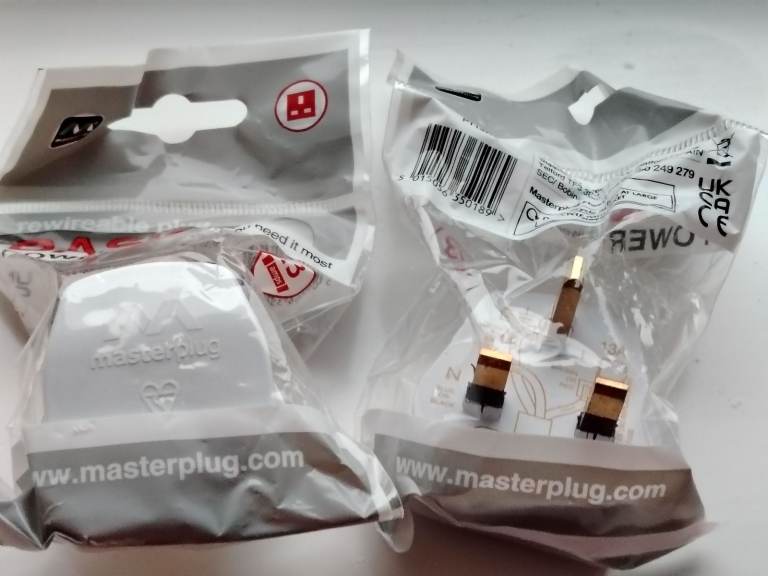 Two New Masterplug UK Rewireable Plugs – White