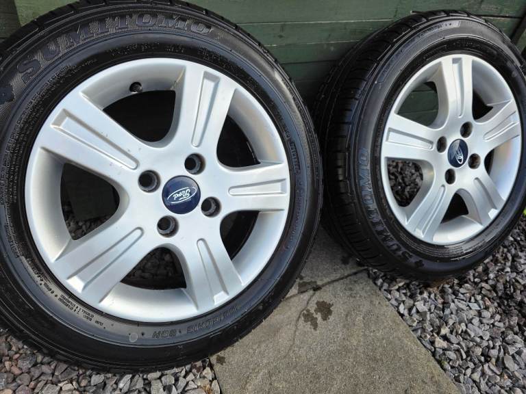 15" FORD FIESTA/ FORD FUSION x2ALLOY WHEELS in perfect condition and new matchin tyres 8mm 195/60R15
