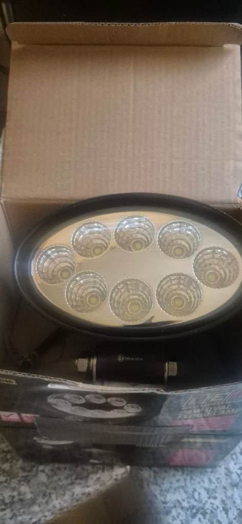 2 x spot light 24v
