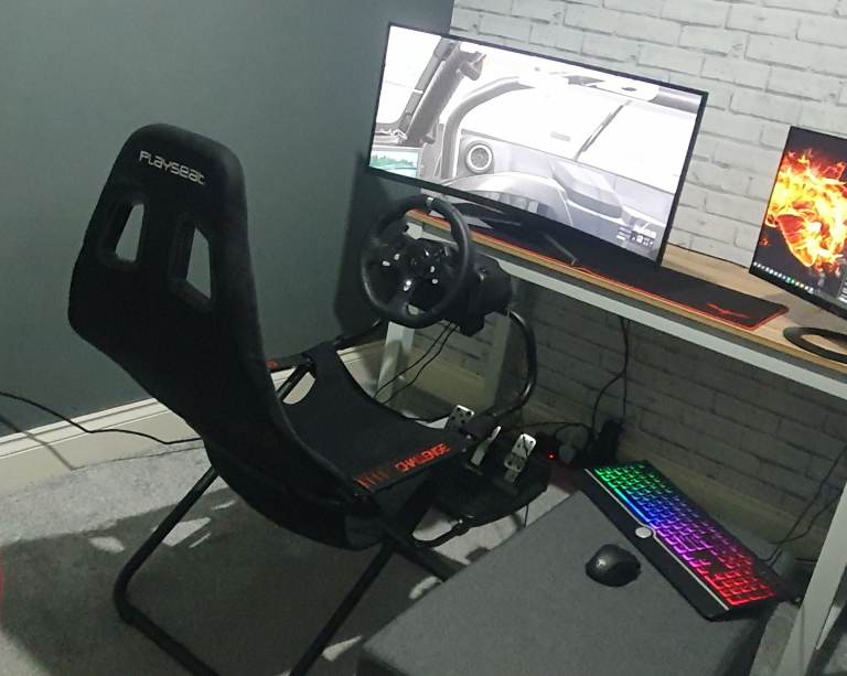 Sim Racing Playseat + Logitech G920 Wheel & Pedals