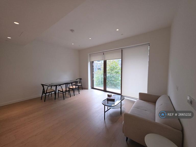2 bedroom flat in Lewis Cubitt Walk, London, N1C (2 bed) (#2665232)