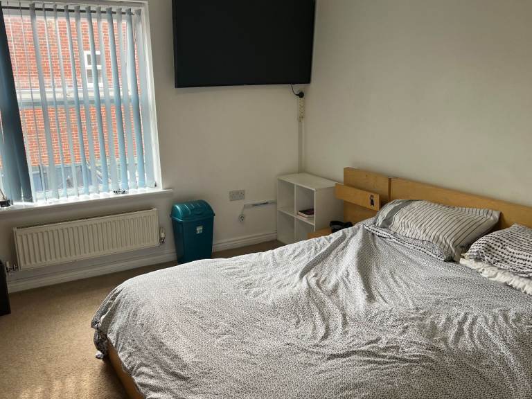  A comfortable double room is available in Kriby -in-Ashfield 