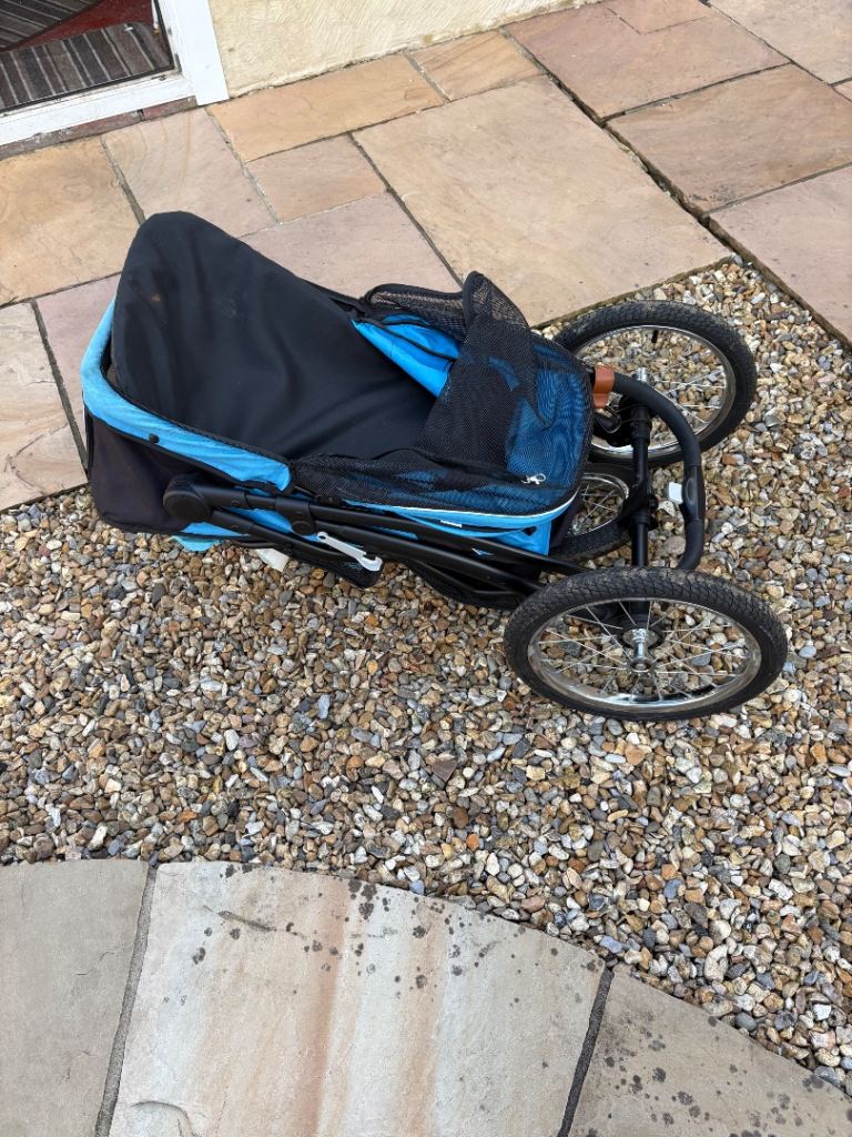 Dog pram