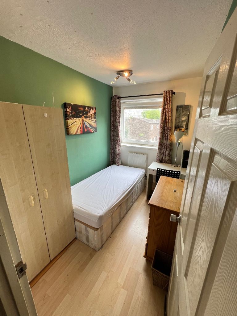 Bright Single Room with garden and living room in Barnes – Great Location & Free Parking!
