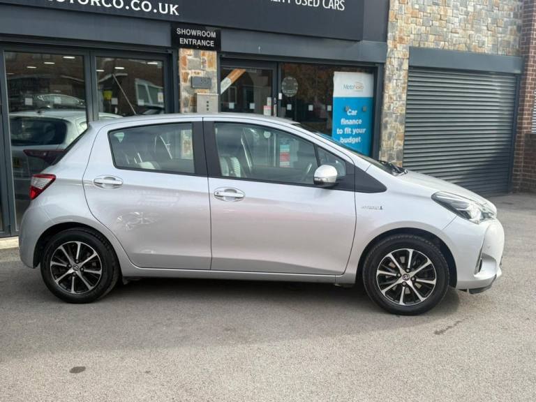 2018 Toyota Yaris 1.5 VVT-h Icon Tech Hatchback 5dr Petrol Hybrid E-CVT Euro 6 (s/s) (100 ps) Hat...