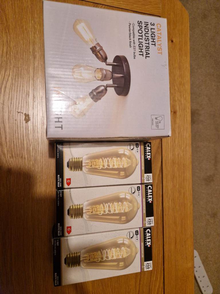 NEW Catalyst 3 Light Spotlight with LED Bulbs