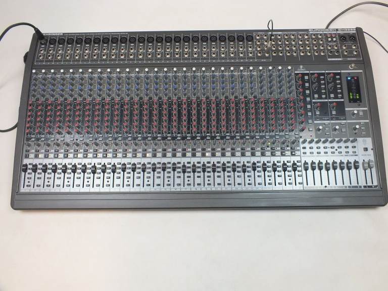 BEHRINGER - EURODESK SX3282 32-Input 8-Bus Studio/Live Mixer 