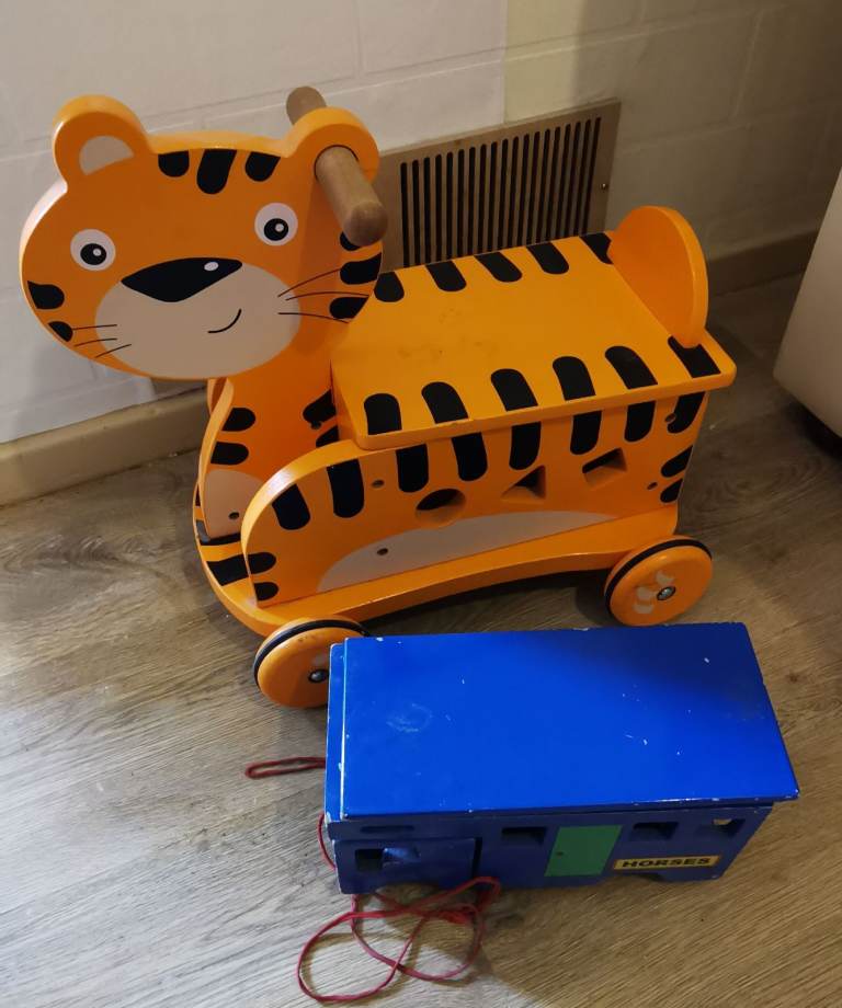 Kids wooden rid on tiger & pull along horse truck carriage 
