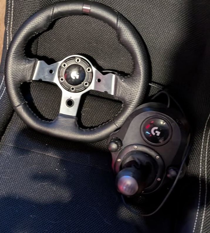 Logitech G920 steering wheel  with gear  shifter and f1 wheel mod £100 ONO