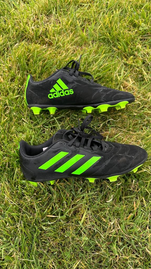 Adidas football boots - size 4