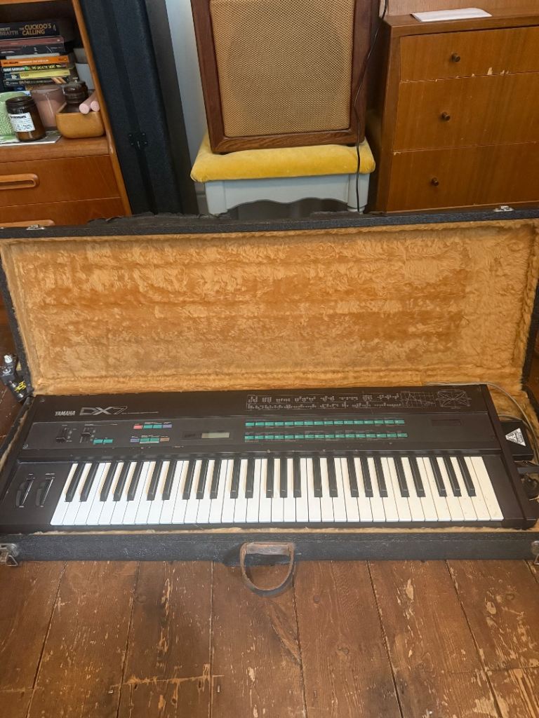 Yamaha DX-7 Legendary Vintage Synth