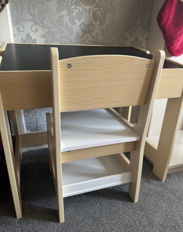 Children drawing table and chair