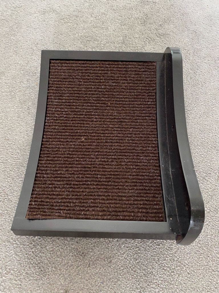 pet, dog, cat, kitten, puppy, cat bed/shelf/mat, china embossed bowls, snuffle feeding mat