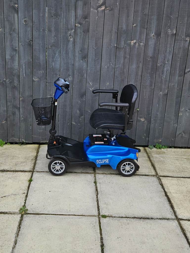 Small mobility scooter 