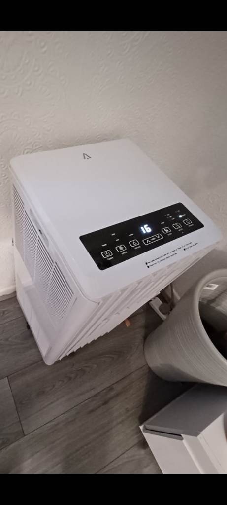 Powerful Air Conditioner/Dehumidifier - As Good As New - Cheap £99