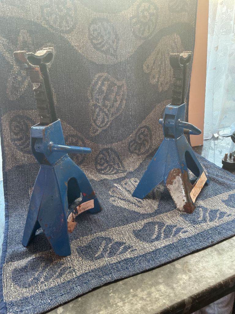 Pair of Blue Metal Axle Stands – Fair Condition