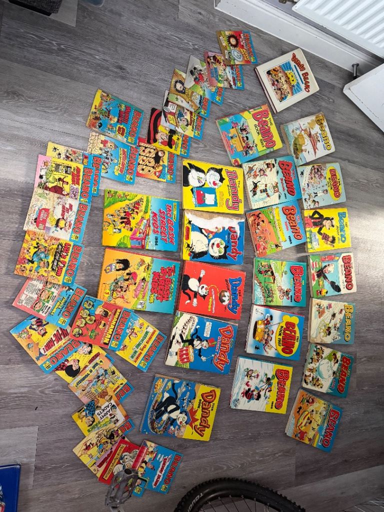 MULTIPLE BEANO / DANDY COMIC BOOKS