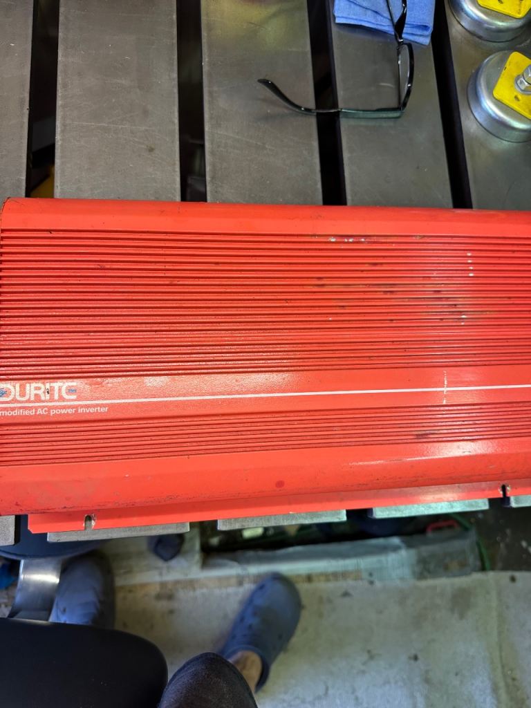 Inverter 240 V 12 V input 1500 W