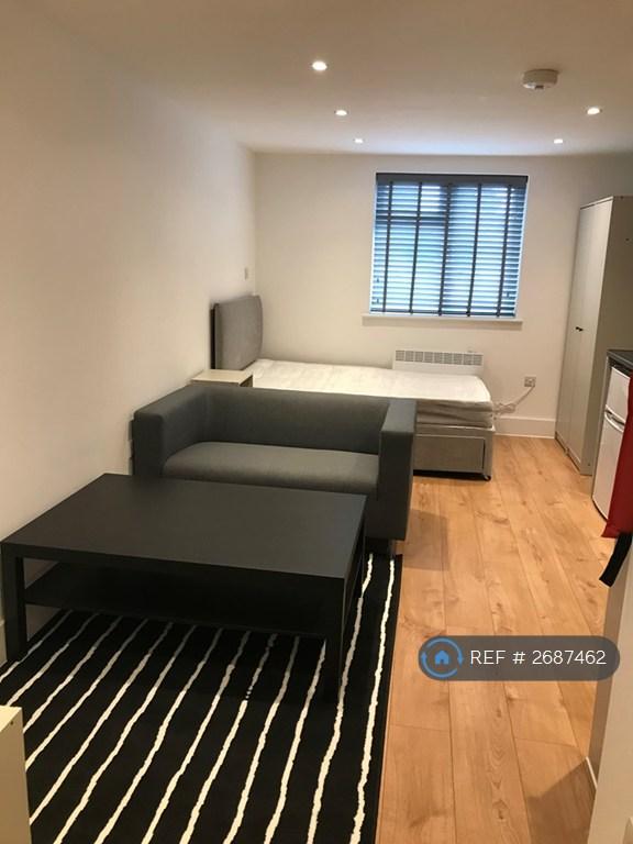 Studio flat in Barking Road, London, E6 (#2687462)