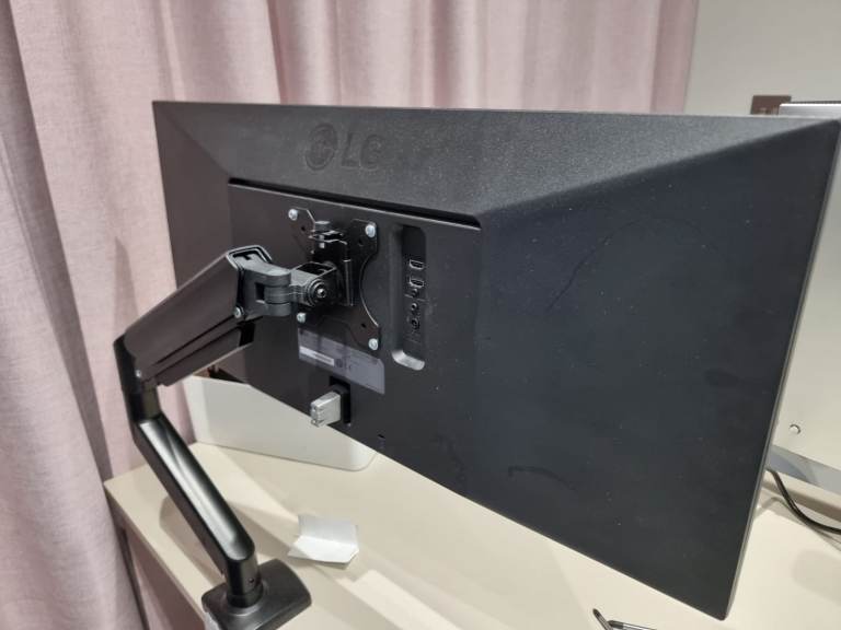 LG 29WL500 29" UltraWide Full HD IPS Monitor with HDR 10