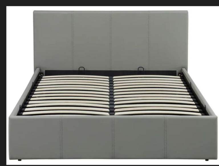 Double ottoman bed 