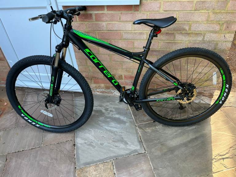 Carrera Hellcat 29 Mountain Bike Medium Frame Barely Used Very Good Condition