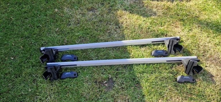 Halfords advanced oval roof bars