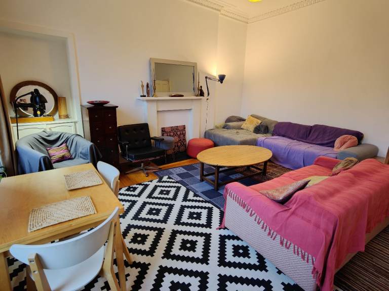 2 bed flat, Leith 