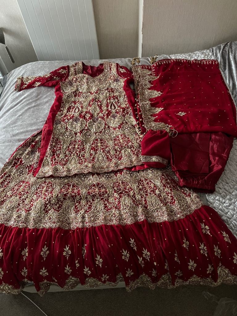 Wedding dress/lengha with jewellery set