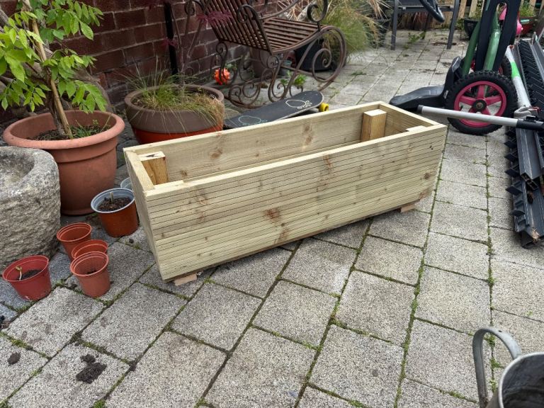 Planter for sale