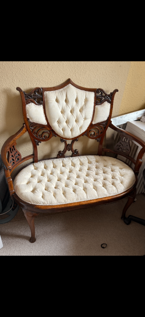 Superb Quality Small Victorian Mahogany Two Seater Settee Circa 1880