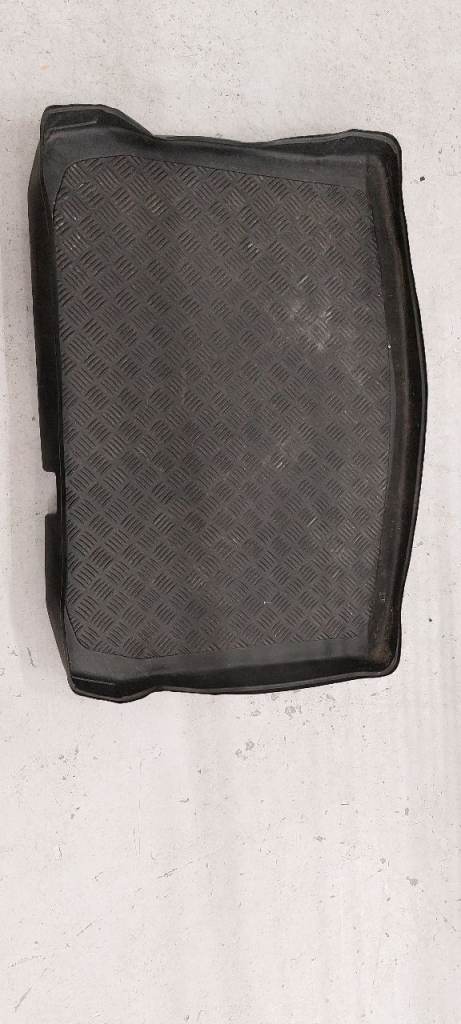 Car boot mat 