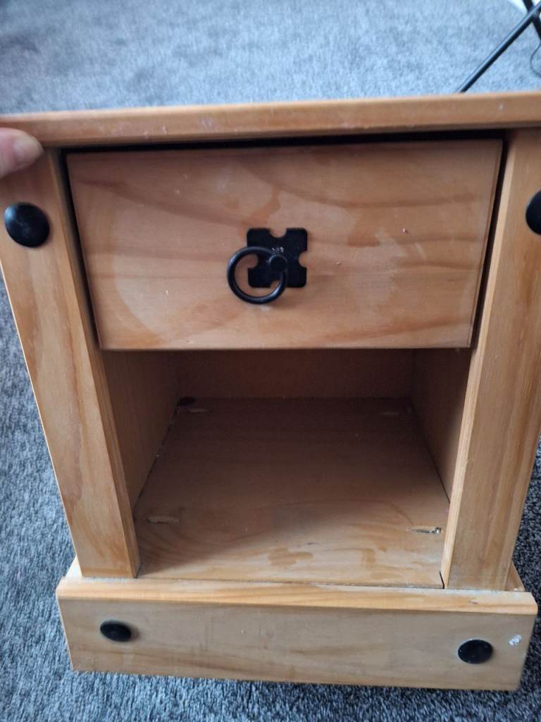 FREE BEDSIDE CABINET BOTTOM NEEDS REPAIR STILL USABLE