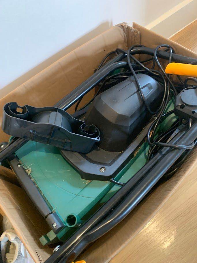 B&Q NMLM1000 Electric Lawn Mower