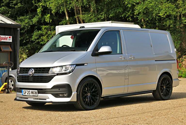 VOLKSWAGEN TRANSPORTER T6.1 150HP EURO 6 HIGHLINE SWB SPORLTINE STYLE Silver M