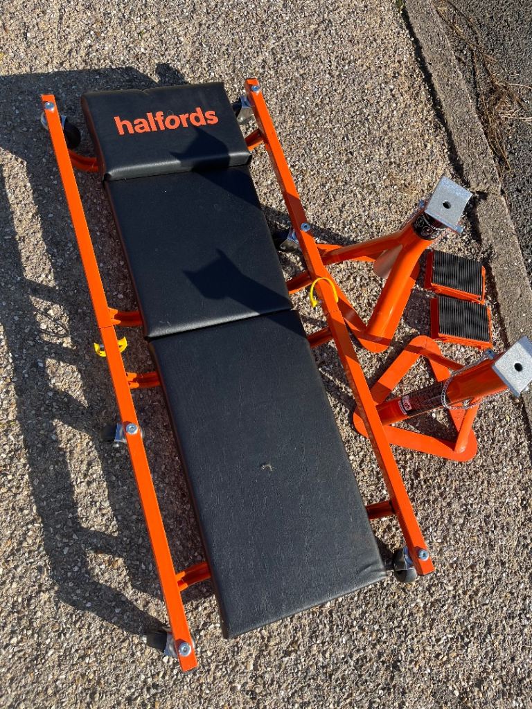 Mechanics creeper, 2 tonne axel stands & wheel chocks