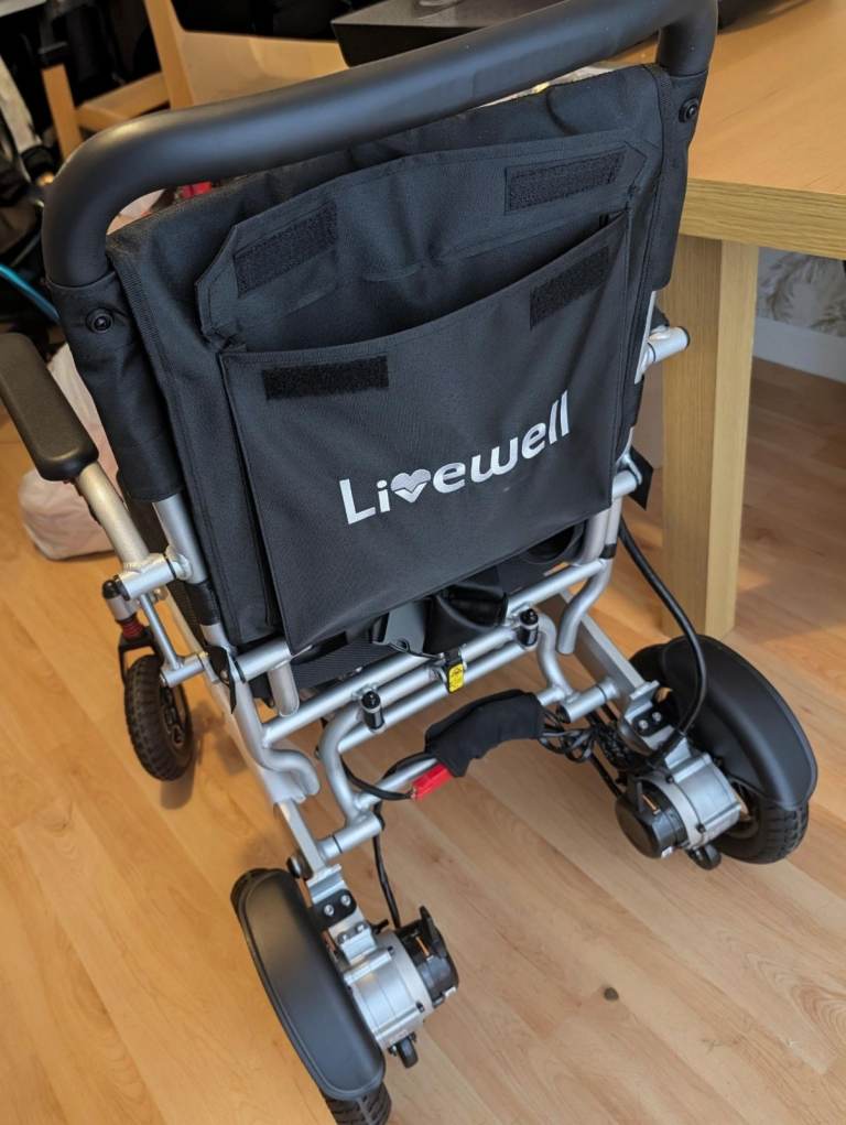 ELECTRIC WHEELCHAIR